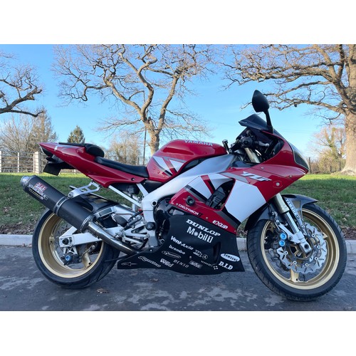 872 - Yamaha YZF R1 Dynomite Limited edition motorcycle. 2001. 1000cc. MOT until 7.7.2022. Has carbon fibr... 