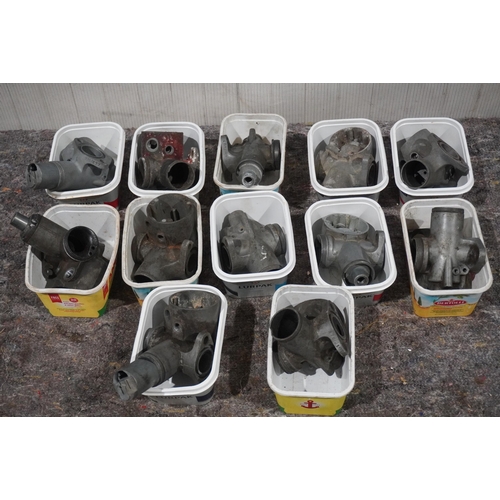 502 - Large quantity of assorted Amal carburettor bodies