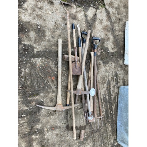 202 - Quantity of hand tools