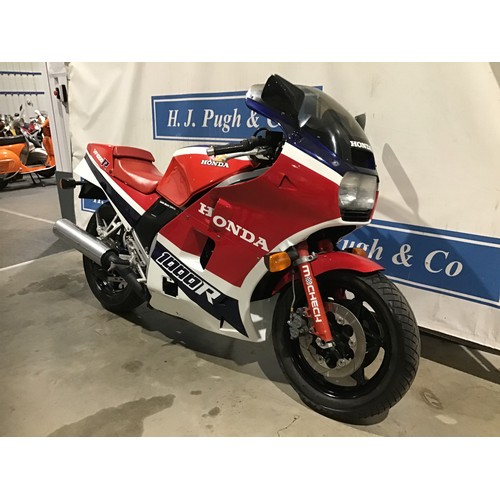 879 - Honda VF1000R motorcycle. 1984. Hasn't been running for 12 months. Dent in tank. Reg. B360 FTU. V5 a... 