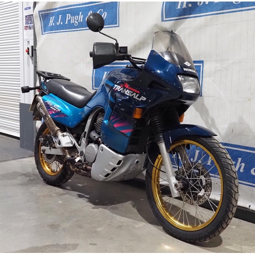 881 - Honda XL650V Transalp motorcycle. 1996. 583cc. MOT until19.01.2023. Starts on the button. Runs and r... 
