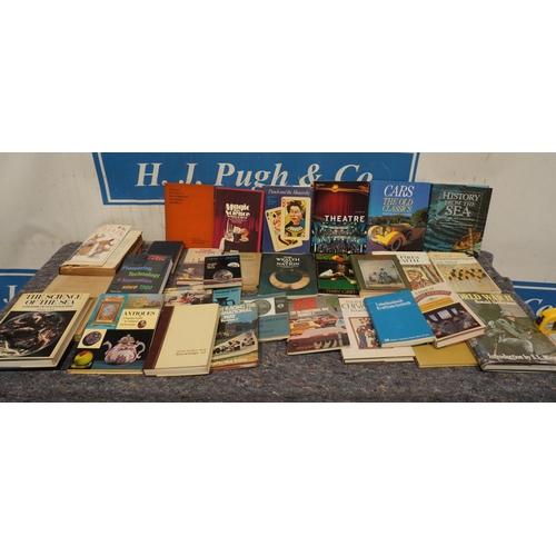 550 - Assorted books including military and motoring