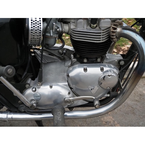 886 - Triumph Bonneville T120R motorcycle. 1969. 650cc. Matching engine and frame numbers. Transferable pl... 