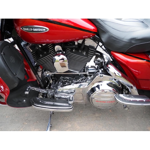 896 - Harley Davidson Flhtcuse 2 Electra Glide motorcycle. 1800cc. 2007. Runs & rides. Recent service. Top... 