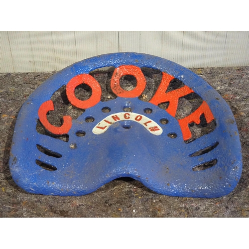 1040 - Cast iron seat - Cooke Lincoln
