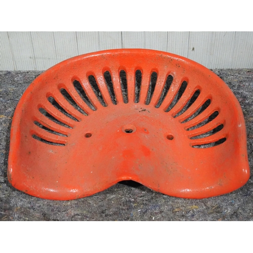 1073 - Cast iron seat - plain