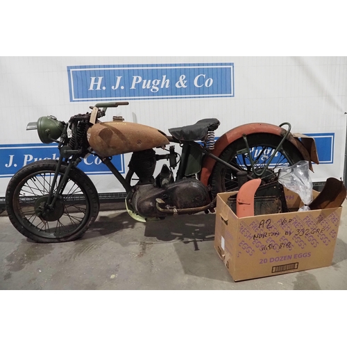 785 - Norton Big 4 World War Two motorcycle. 1940.  633cc. Kicks over, needs finishing, comes with box of ... 