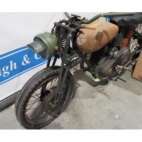 785 - Norton Big 4 World War Two motorcycle. 1940.  633cc. Kicks over, needs finishing, comes with box of ... 