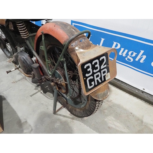 785 - Norton Big 4 World War Two motorcycle. 1940.  633cc. Kicks over, needs finishing, comes with box of ... 