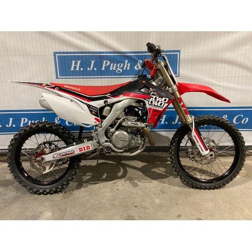 812 - Honda CRF 450 motocross bike. 2014. Runs & Rides really well. Recent oil and filter change