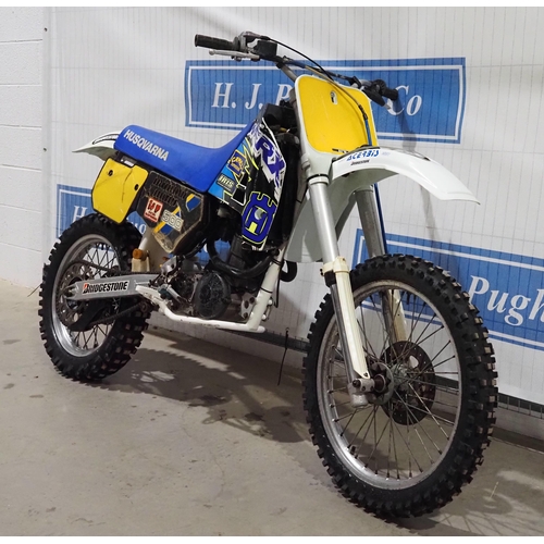 924 - Hasqvana 500 4 stoke motocross bike. Runs and rides, hasn't been used in a while. No docs