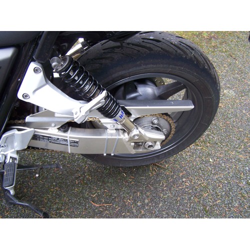 786A - Honda CB1300 motorcycle. 2007. Runs and rides well. Givi Maxia top box and original silencer. Comes ... 