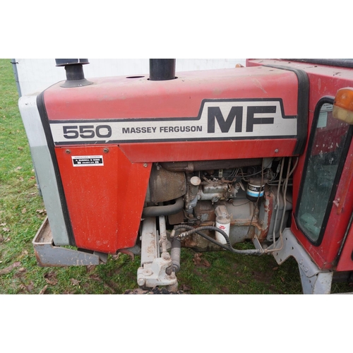 102 - Massey Ferguson 550 tractor. Pick up hitch, spool valves, 5901hrs recorded, 8 speed. Reg. ETL 639T. ... 