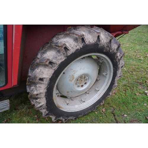 102 - Massey Ferguson 550 tractor. Pick up hitch, spool valves, 5901hrs recorded, 8 speed. Reg. ETL 639T. ... 