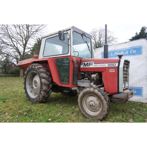 102 - Massey Ferguson 550 tractor. Pick up hitch, spool valves, 5901hrs recorded, 8 speed. Reg. ETL 639T. ... 