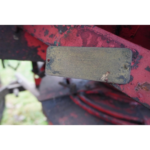 105 - Massey Ferguson fertilizer spreader, badged