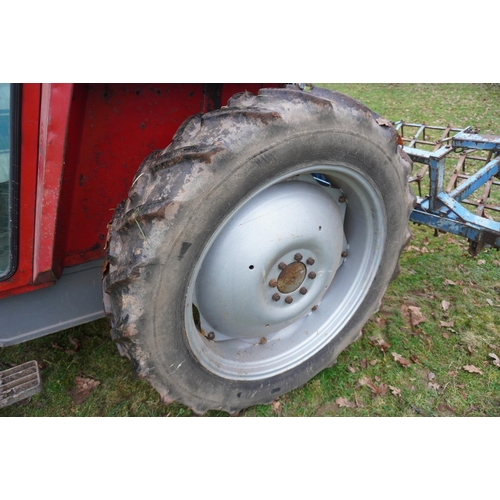 109 - Massey Ferguson 565 tractor. 5367hrs recorded, 8 speed. Reg. HVY 5825. V5 c/w operators manual and c... 