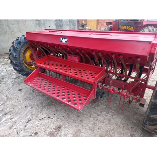 110 - Massey Ferguson 30 disc drill with grass seed box, sn. F17765 c/w operators manual