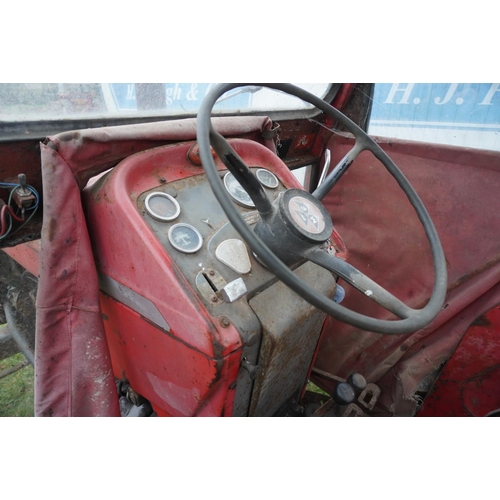 121 - Massey Ferguson 165 Multi-power tractor. 5700hrs recorded, Multi-power good, local tractor. Reg. UVJ... 