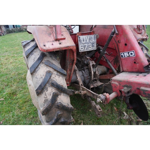 121 - Massey Ferguson 165 Multi-power tractor. 5700hrs recorded, Multi-power good, local tractor. Reg. UVJ... 