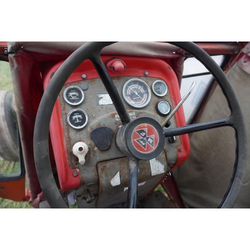 124 - Massey Ferguson 188 tractor. 8 speed gearbox, 6008hrs recorded, PAVT wheels, flexicab. Reg. JVD 153N... 