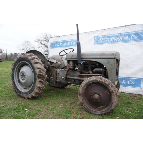 133 - Ferguson TEA tractor. Petrol. sn. 111926. Reg. KPW 983 c/w operators manual