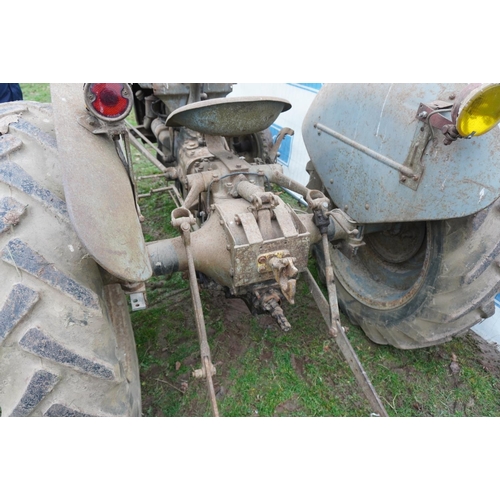 135 - Ford Ferguson 9N tractor. 1947. Petrol, docs. sn. 32HE23. Not currently running