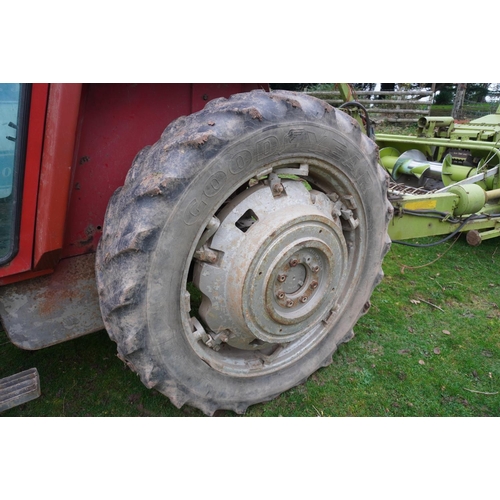 138 - Massey Ferguson 590 tractor. 4WD. 4930hrs recorded, Multi-power good. Reg. CAG 131T. V5 c/w operator... 