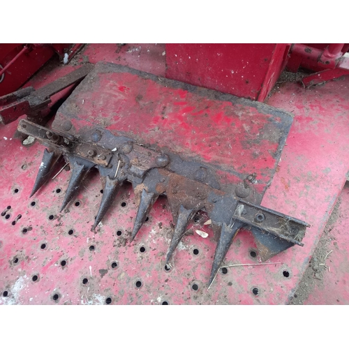 166 - Massey Ferguson 187 combine, telescopic header. reg. JEU 199J c/w operators manual