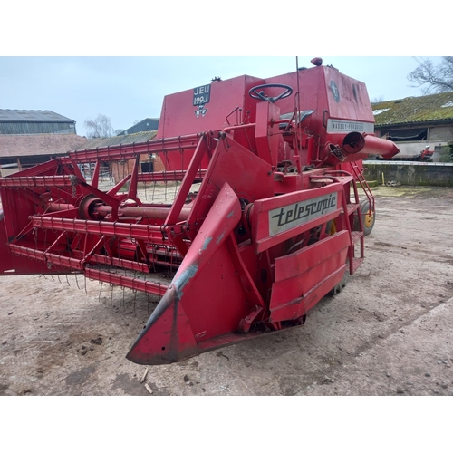 166 - Massey Ferguson 187 combine, telescopic header. reg. JEU 199J c/w operators manual