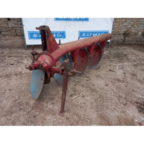 75 - Massey Ferguson 765, 4 furrow disc plough. E196615 c/w operators manual