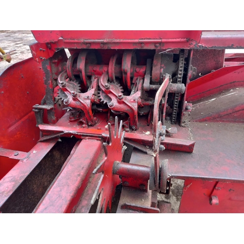 85 - Massey Ferguson 10-8 baler 170-65