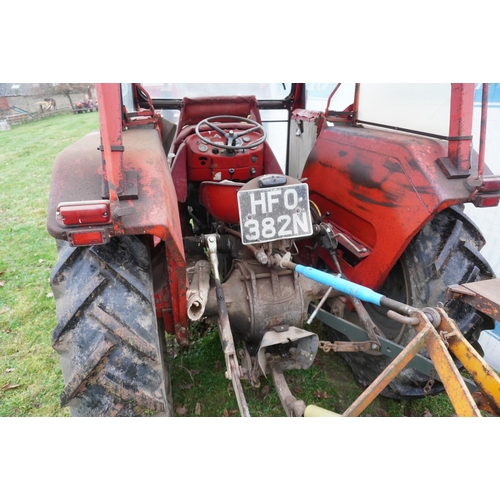 99 - Massey Ferguson 135 tractor. Flexicab, 4669hrs recorded. SN. 452013. Reg HFO 382N. V5 c/w operators ... 