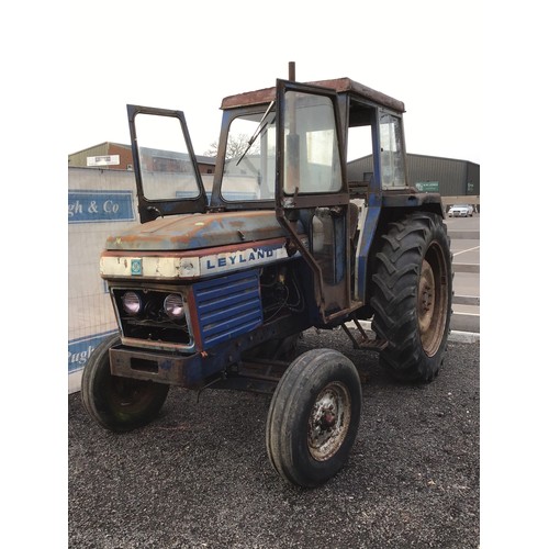 1624 - 1970 Leyland 272H tractor. 3300hrs recorded, runs well