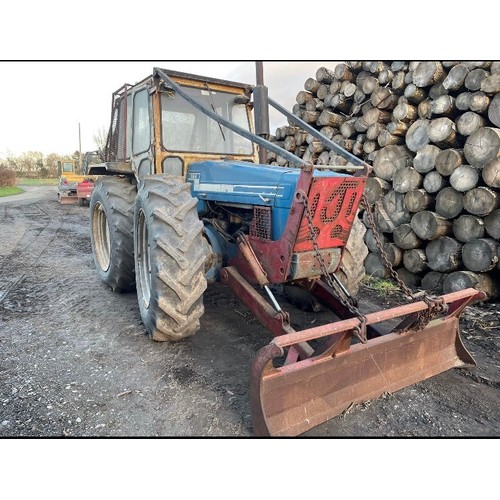 1655 - County 1164 tractor. Runs & drives. Dual power. Ex forestry tractor with forestry guards, beaded whe... 