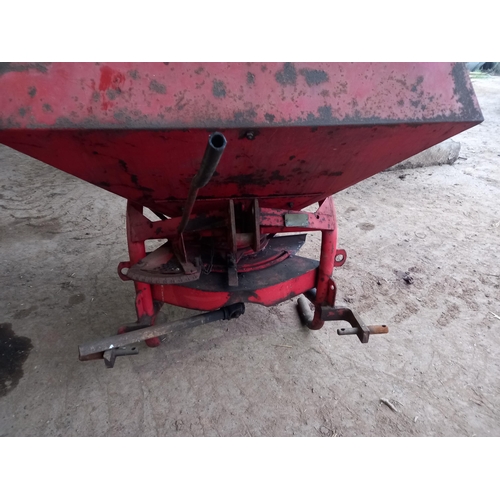 105 - Massey Ferguson fertilizer spreader, badged