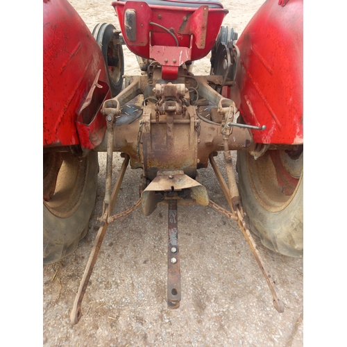 151 - Massey Ferguson 135 tractor. Petrol. sn. D19621