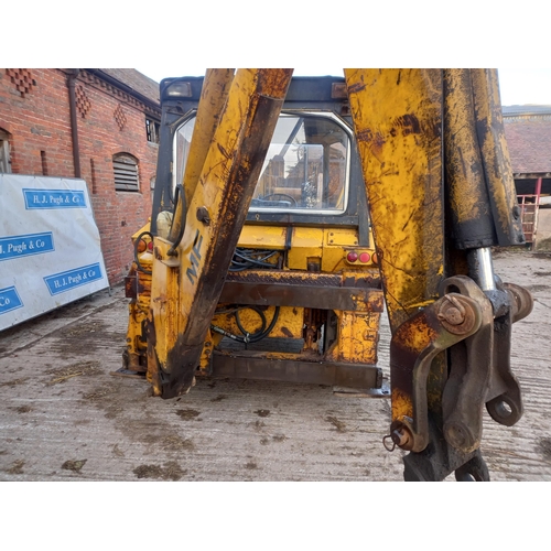 159 - Massey Ferguson 50B digger, reg. EVG 16T. V5