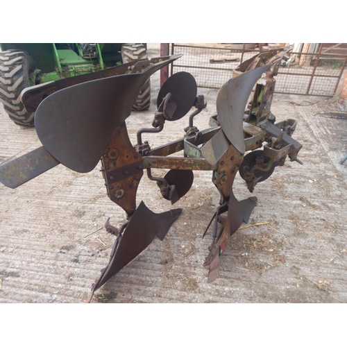 72 - Massey Ferguson 857 2 furrow reversible plough. SN. B001952