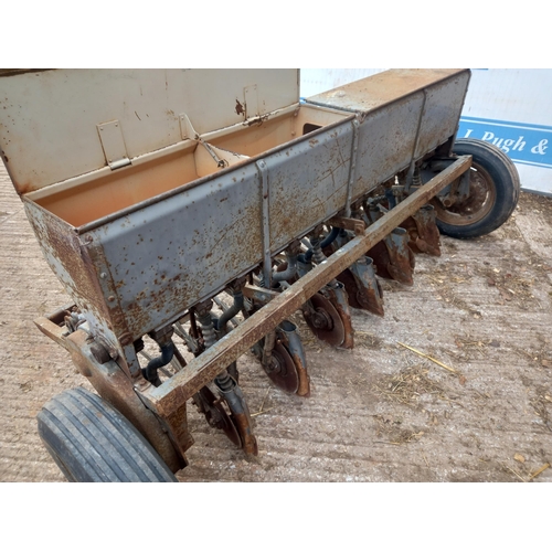 73 - Massey Ferguson seed drill c/w operators manual