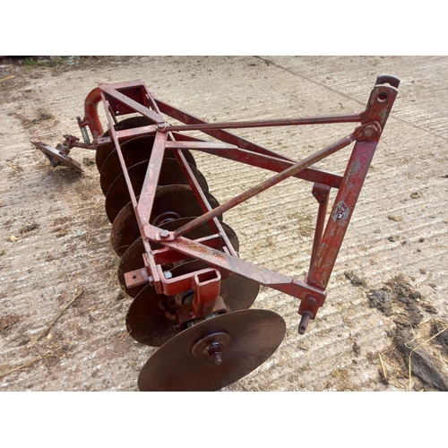 88 - Massey Ferguson multi disc plough D8393601