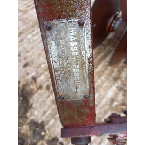 88 - Massey Ferguson multi disc plough D8393601