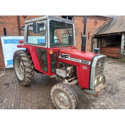 102 - Massey Ferguson 550 tractor. Pick up hitch, spool valves, 5901hrs recorded, 8 speed. Reg. ETL 639T. ... 