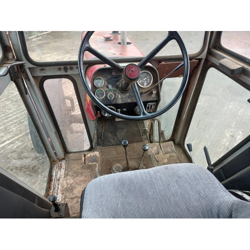 138 - Massey Ferguson 590 tractor. 4WD. 4930hrs recorded, Multi-power good. Reg. CAG 131T. V5 c/w operator... 