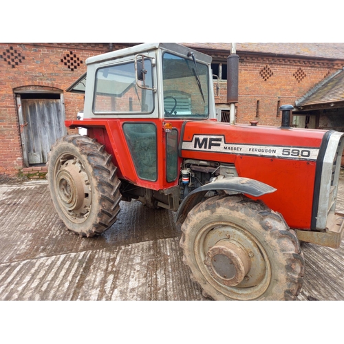 138 - Massey Ferguson 590 tractor. 4WD. 4930hrs recorded, Multi-power good. Reg. CAG 131T. V5 c/w operator... 