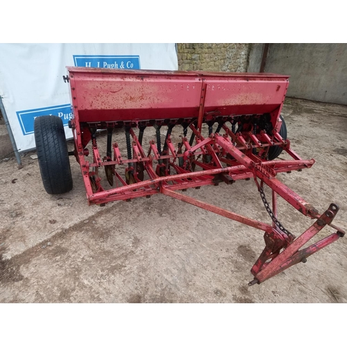 196 - Massey Ferguson seed drill