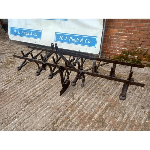 215 - Ferguson spring tine cultivator