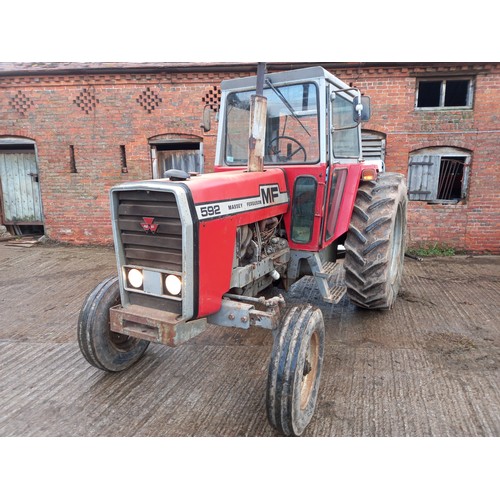 115 - Massey Ferguson 592 tractor. 8 speed. sn. 2161040