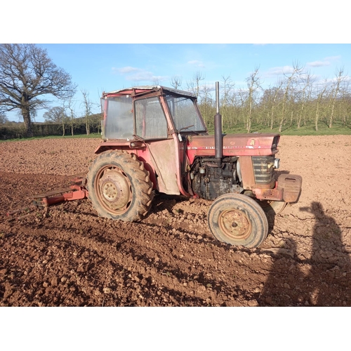 121 - Massey Ferguson 165 Multi-power tractor. 5700hrs recorded, Multi-power good, local tractor. Reg. UVJ... 