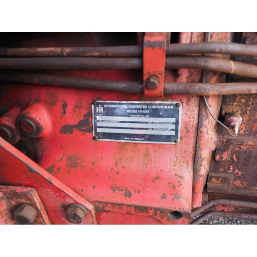 1636 - International 946 4WD tractor. 1977. New power steering orbiter, brakes done, good runner. Reg. VCH ... 